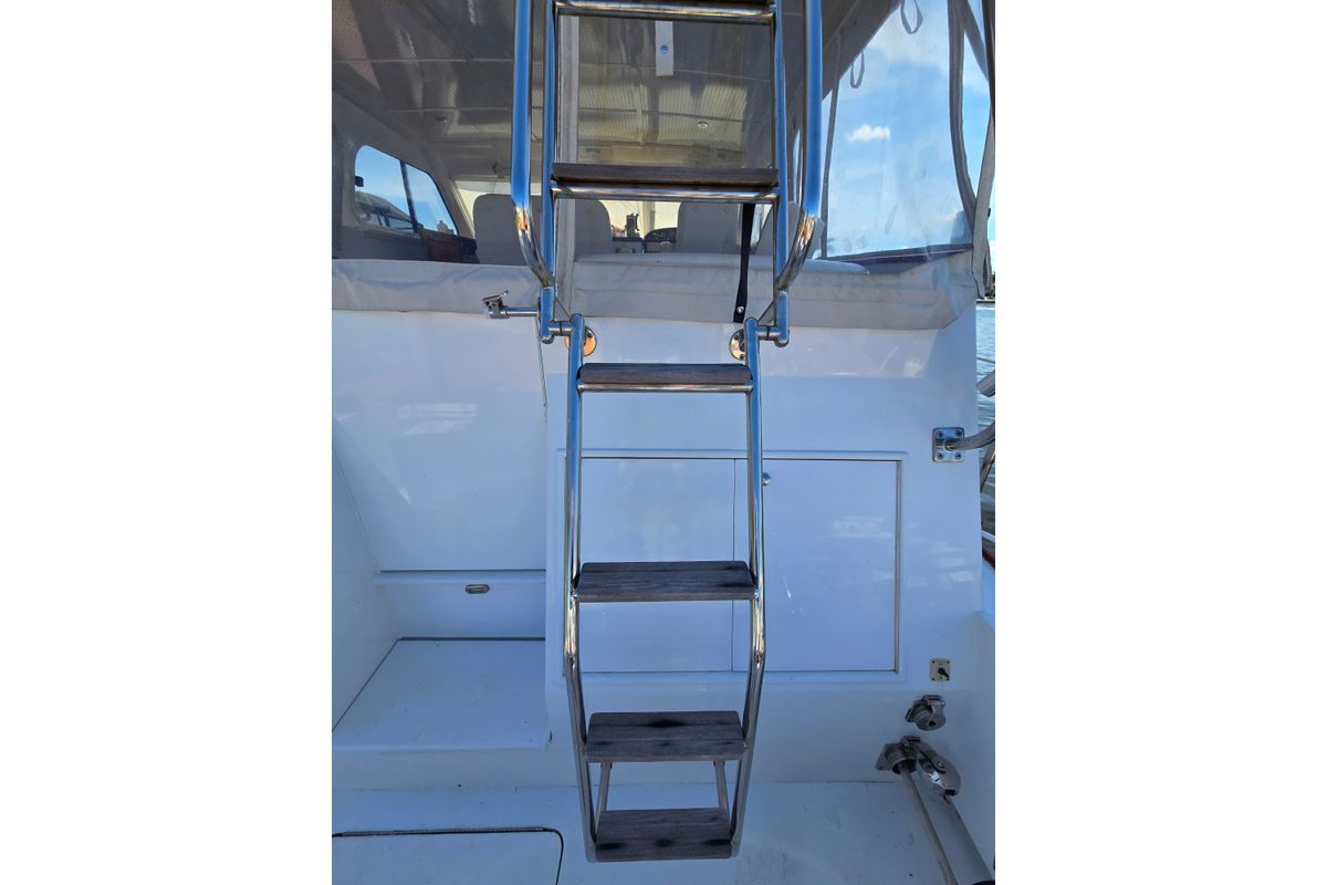 2006 Huckins 44 