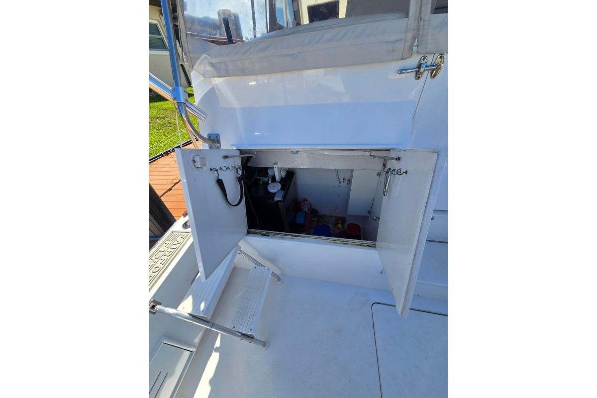2006 Huckins 44 