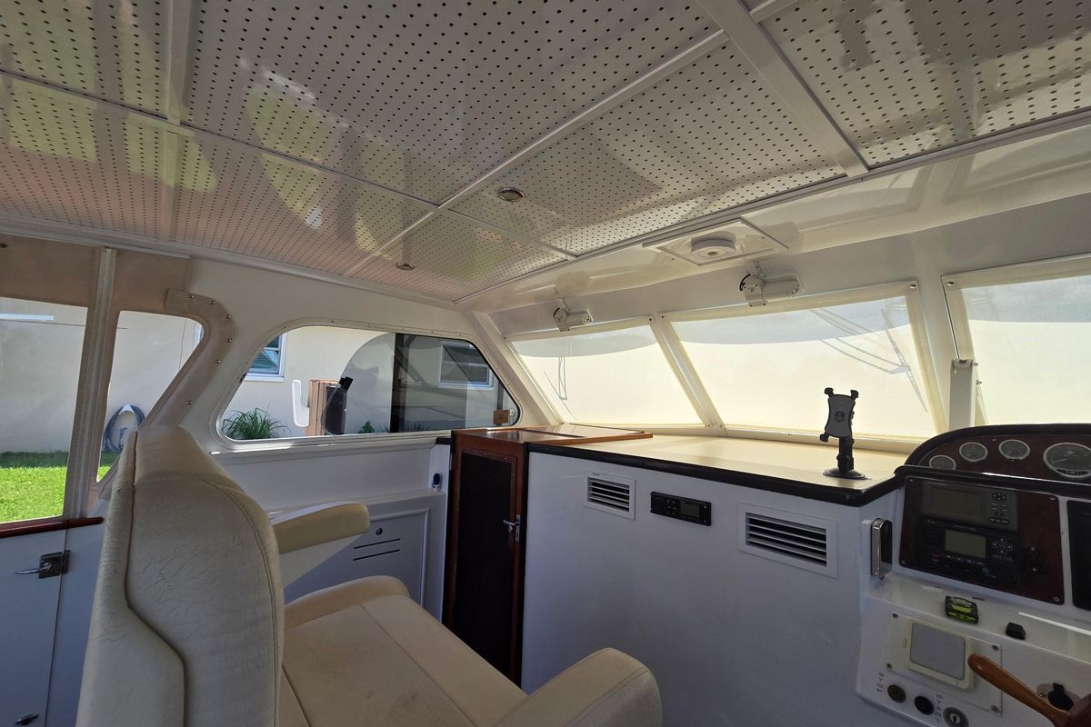 2006 Huckins 44 