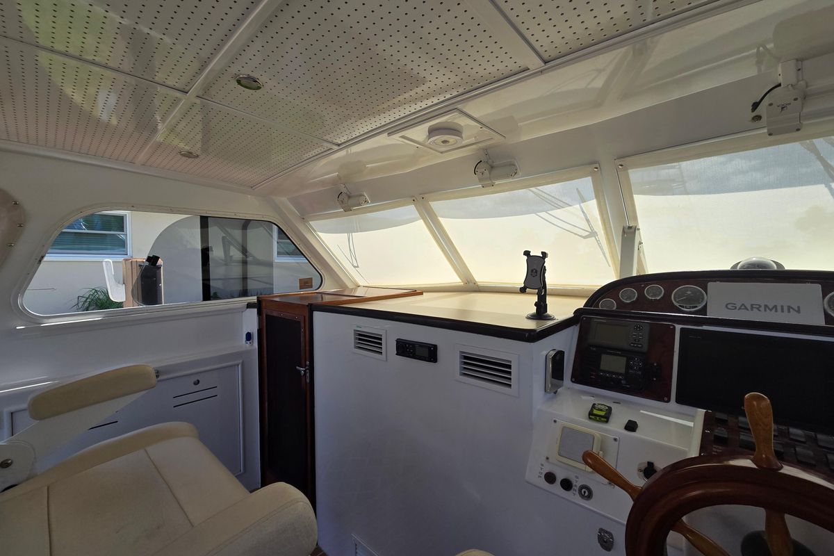 2006 Huckins 44 