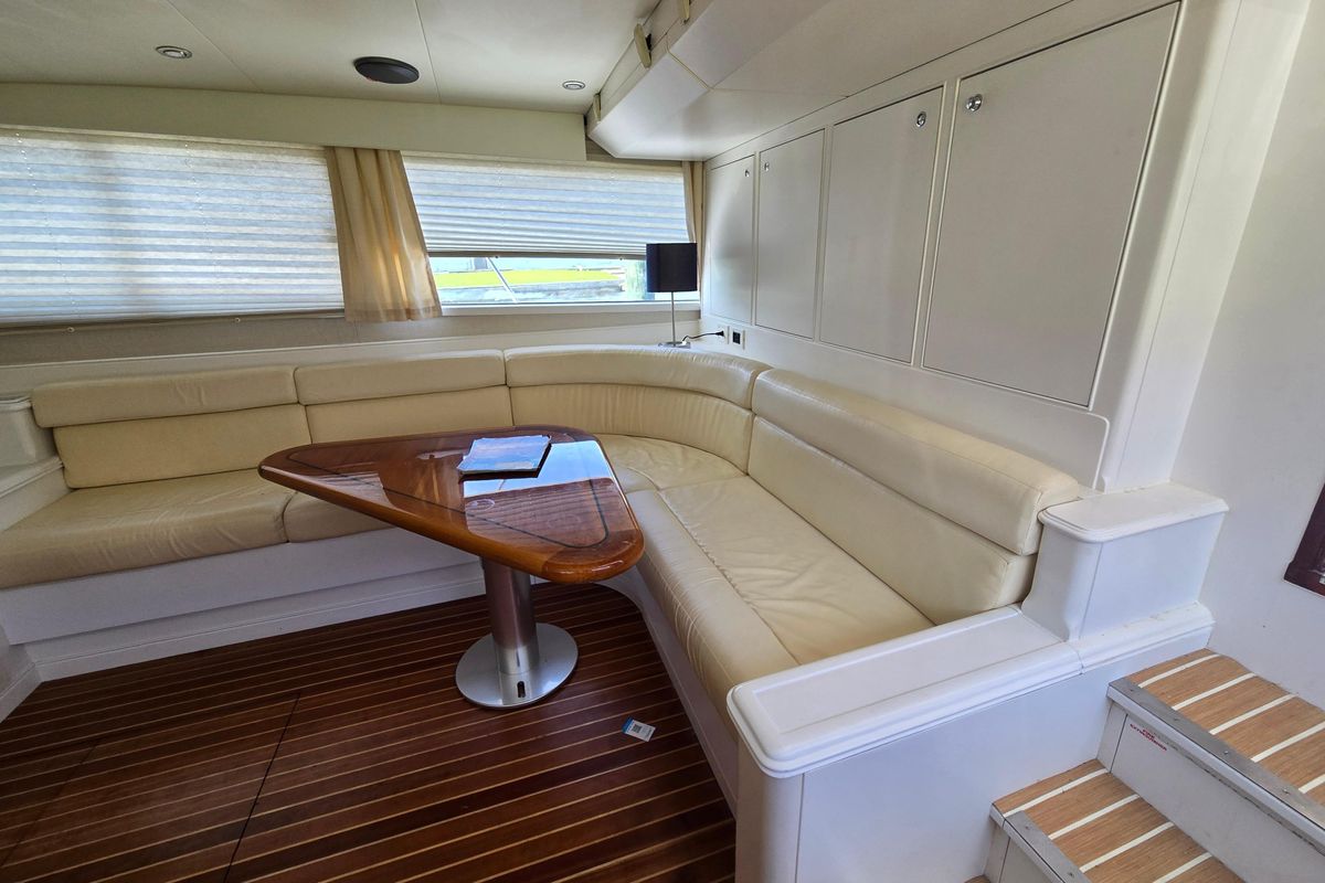 2006 Huckins 44 