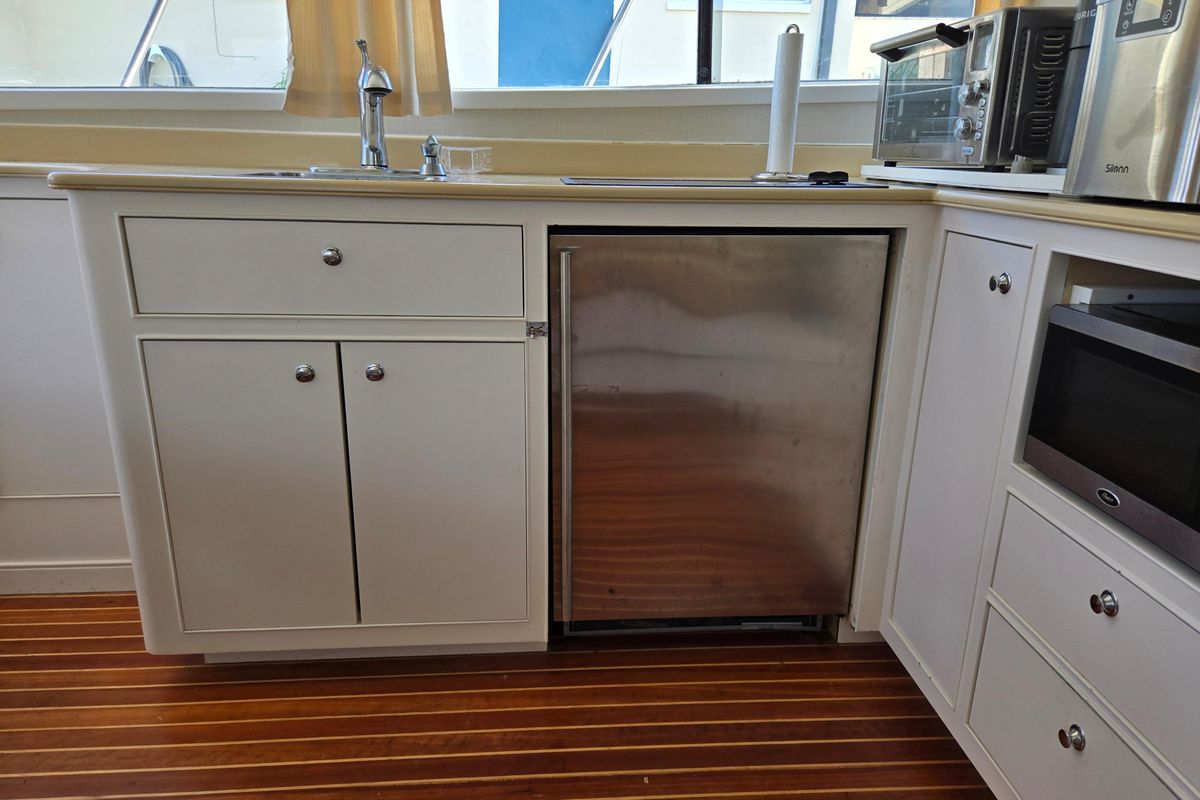 2006 Huckins 44 