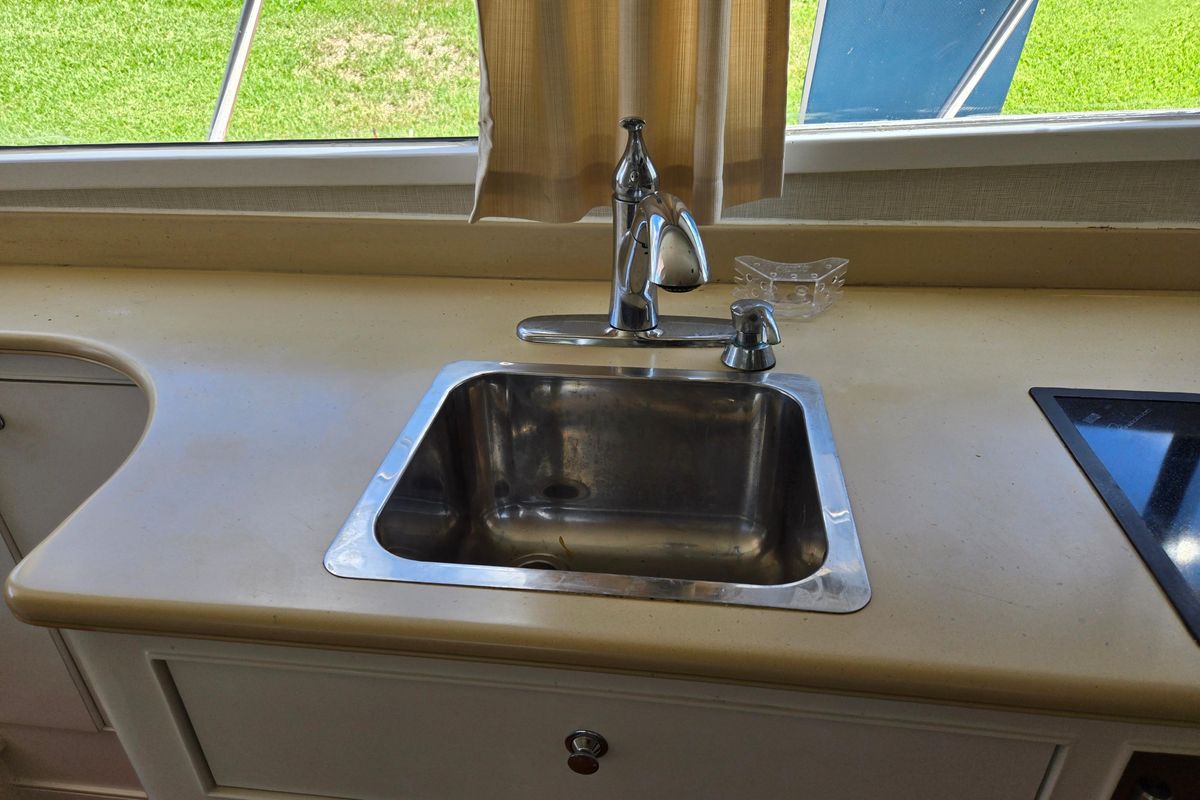 2006 Huckins 44 