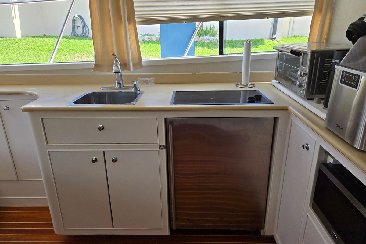 2006 Huckins 44 