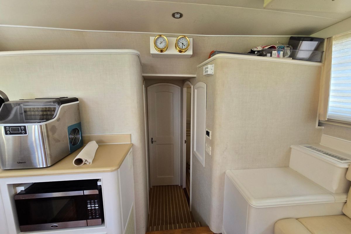 2006 Huckins 44 