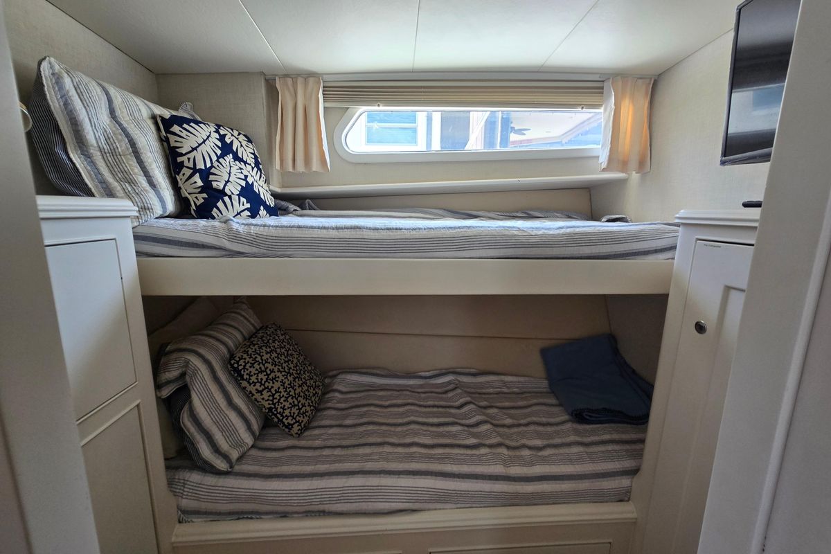 2006 Huckins 44 