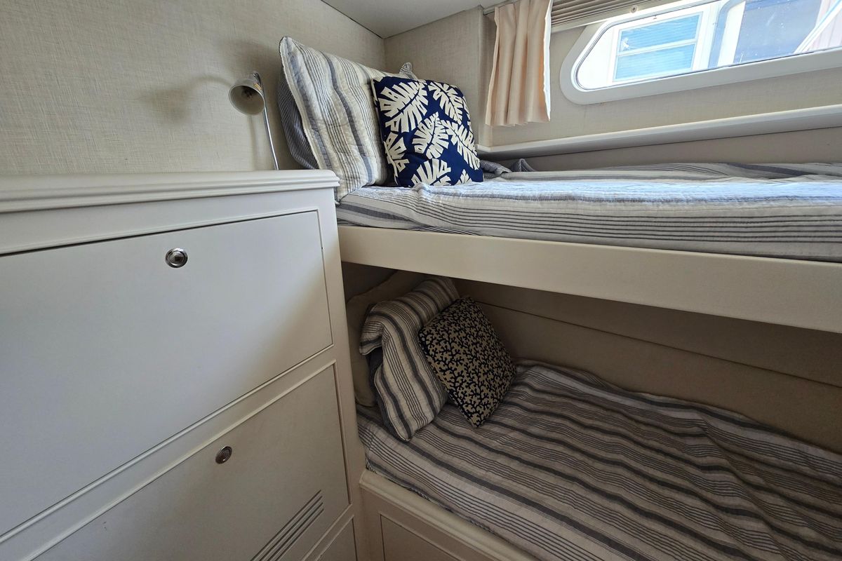 2006 Huckins 44 