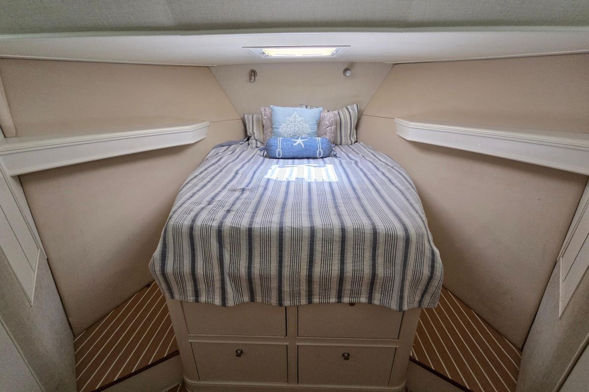 2006 Huckins 44 