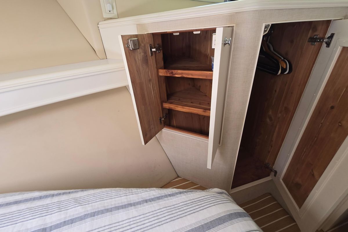 2006 Huckins 44 
