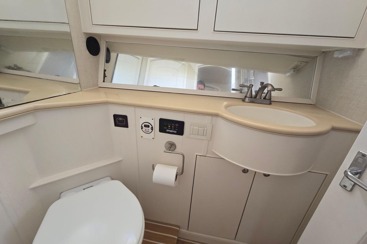 2006 Huckins 44 