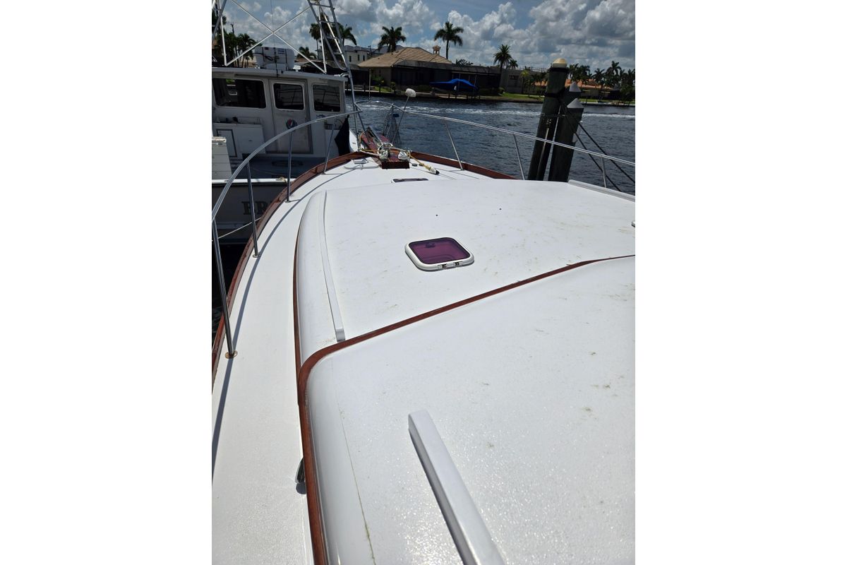 2006 Huckins 44 