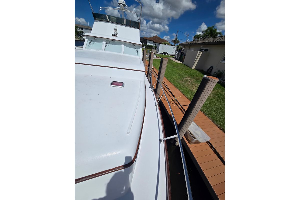 2006 Huckins 44 