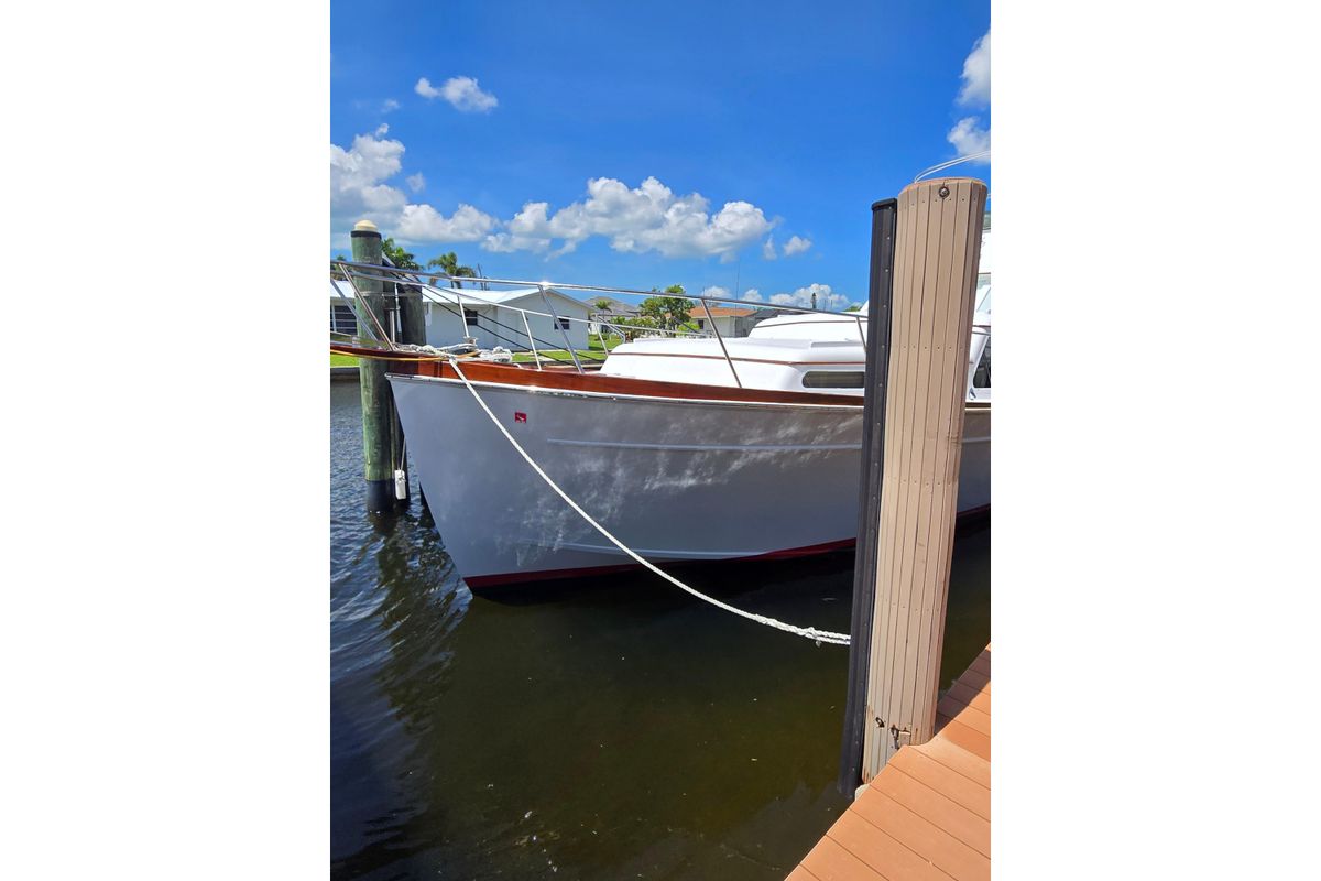 2006 Huckins 44 