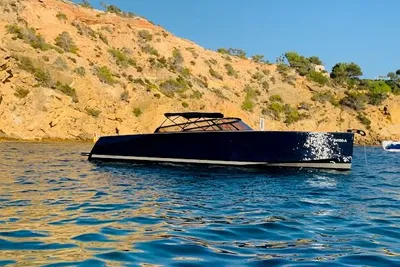 2013 VanDutch 40