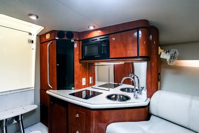 Pressin Paws Yacht Photos Pics 2008 Fountain - Galley