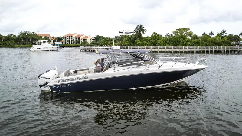 Pressin Paws Yacht Photos Pics 2008 Fountain - Exterior profile on the water