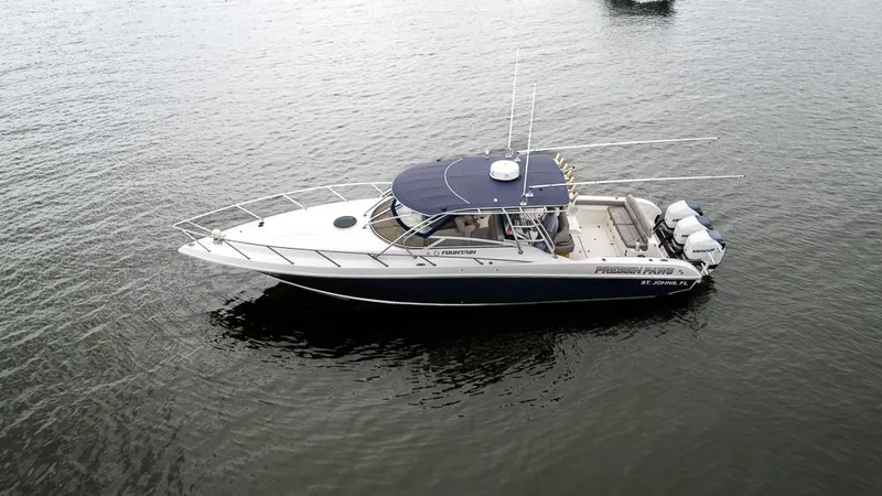 Pressin Paws Yacht Photos Pics 2008 Fountain - Exterior profile on the water