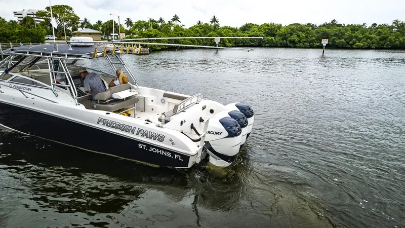 Pressin Paws Yacht Photos Pics 2008 Fountain - Exterior profile on the water