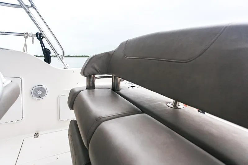 Pressin Paws Yacht Photos Pics 2008 Fountain - Helm