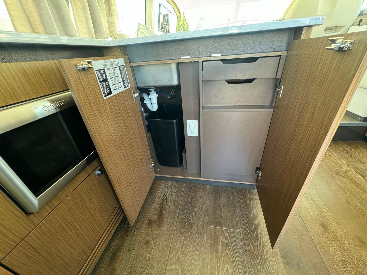 2017 Sea Ray 46 