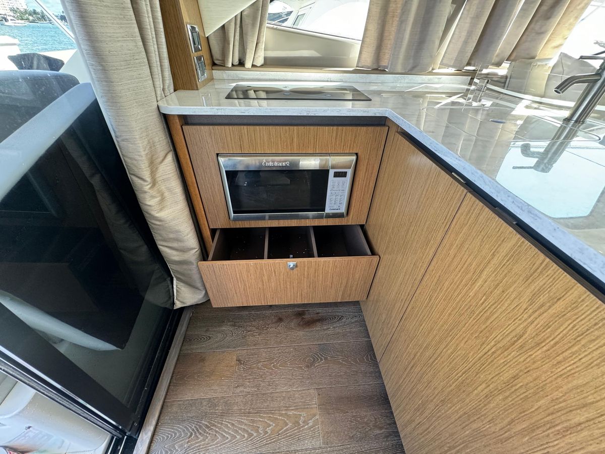 2017 Sea Ray 46 