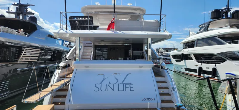 Sunlife Yacht Photos Pics AZIMUT GRANDE 27 METRI 2024