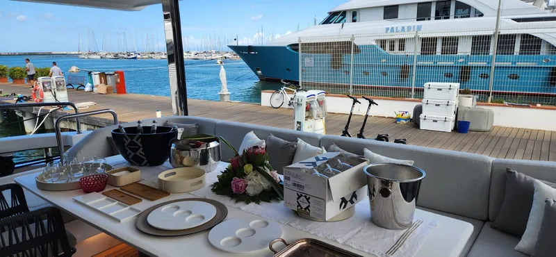 Sunlife Yacht Photos Pics AZIMUT GRANDE 27 METRI 2024