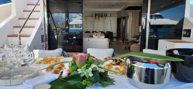 Sunlife Yacht Photos Pics AZIMUT GRANDE 27 METRI 2024