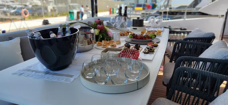 Sunlife Yacht Photos Pics AZIMUT GRANDE 27 METRI 2024