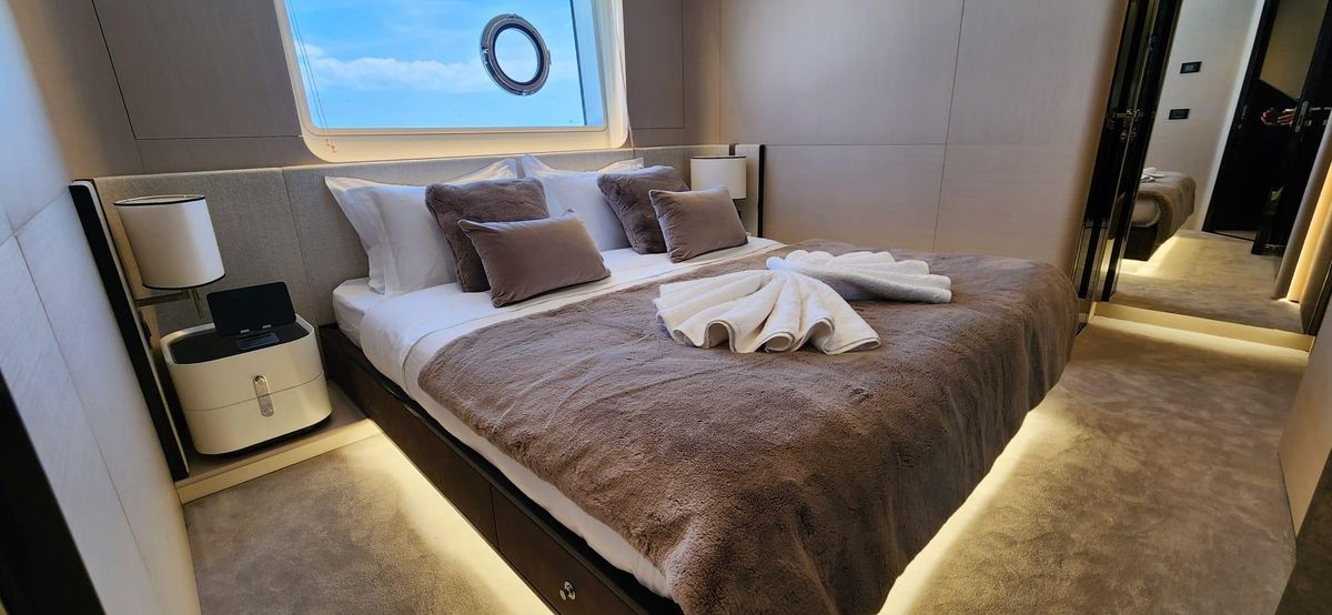2024 Azimut 87 