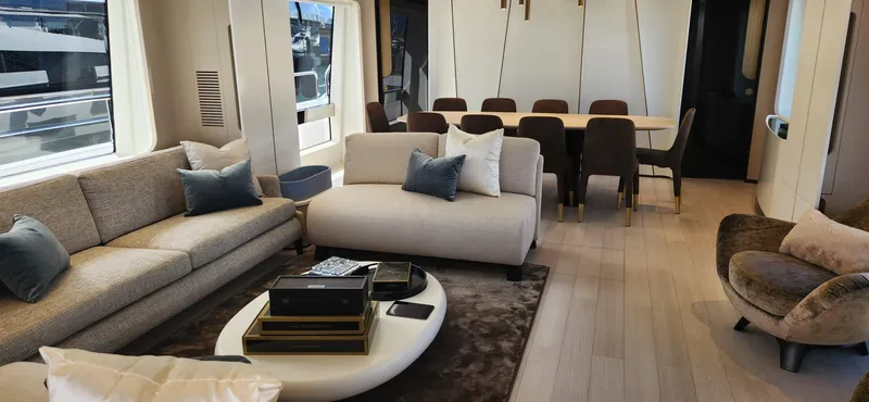 Sunlife Yacht Photos Pics AZIMUT GRANDE 27 METRI 2024