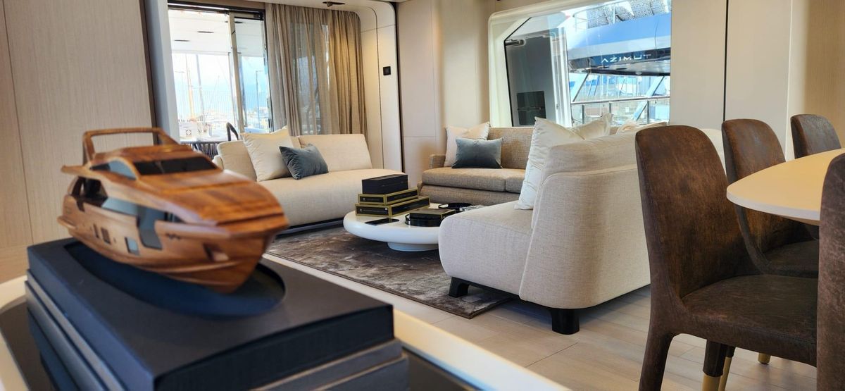 2024 Azimut 87 