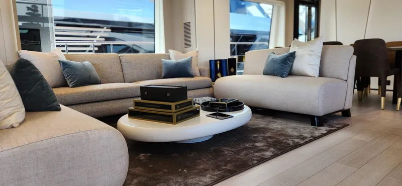 Sunlife Yacht Photos Pics AZIMUT GRANDE 27 METRI 2024