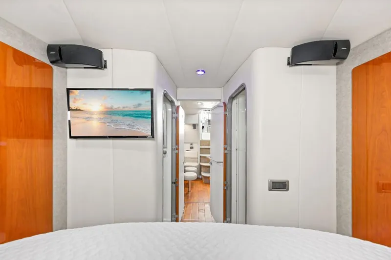 Hermes3 Yacht Photos Pics Interior of 2007 Formula 45 Yacht with TV and modern design elements.