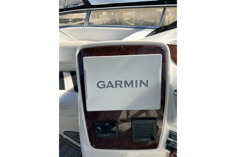 Miss Louise II Yacht Photos Pics Garmin navigation system on 2007 Meridian 411SB yacht dashboard.