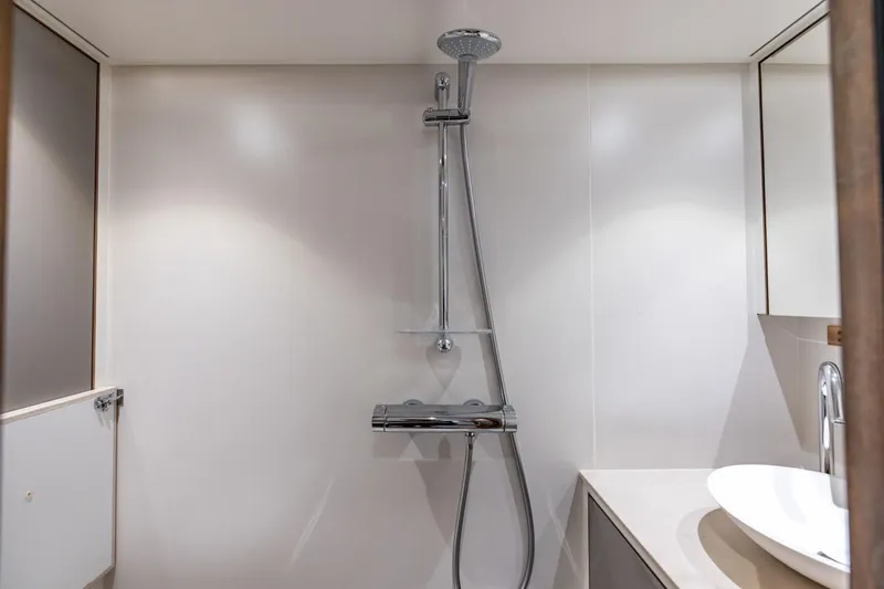 Wild Thing Yacht Photos Pics Modern shower area in 2016 Explorer NG 50 Alu Fast Going yacht bathroom.