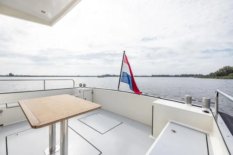 Wild Thing Yacht Photos Pics Deck view of 2016 Explorer NG 50 Alu Fast Going yacht with Dutch flag.