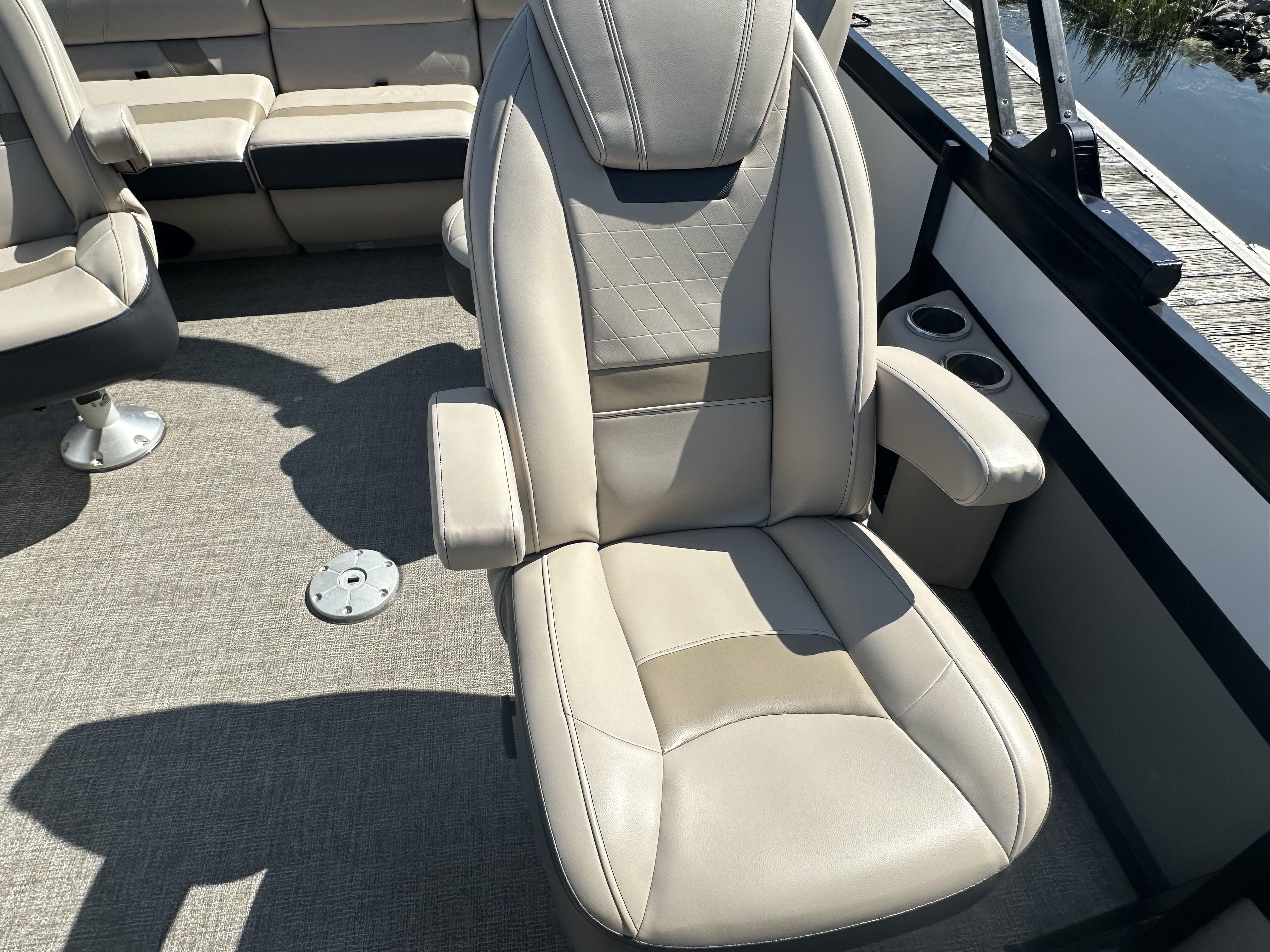 2021 Misty Harbor Viaggio Diamante Pontoon for sale YachtWorld