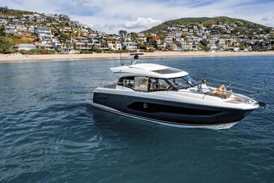 2025 Prestige 420 S