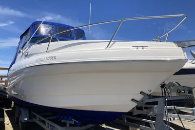 2001 Rinker 242 Captiva
