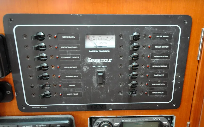 Sheekasay Yacht Photos Pics 2007 Beneteau Oceanis Clipper 373 - Sheekasay