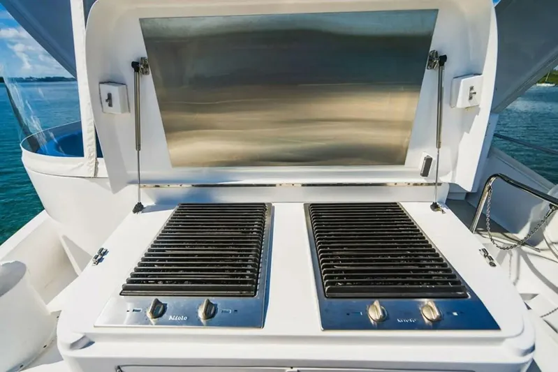 Into The Blue Yacht Photos Pics 2008-Hatteras-64-Motor-Yacht