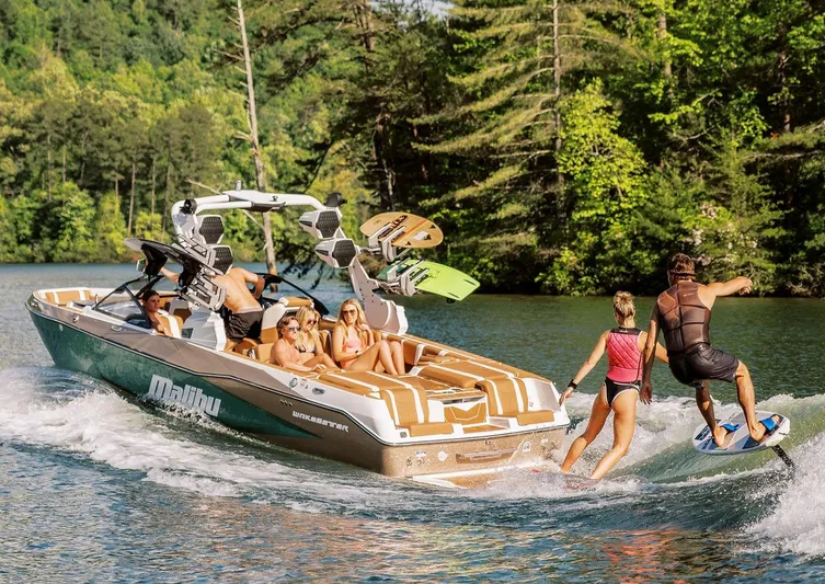  Yacht Photos Pics Manufacturer Provided Image