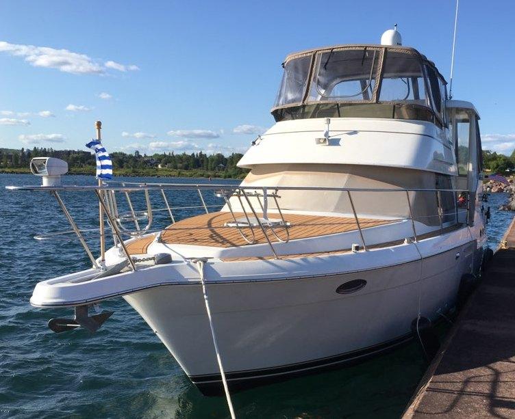 Carver 404 Cockpit Motor Yacht