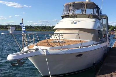 Carver 404 Cockpit Motor Yacht