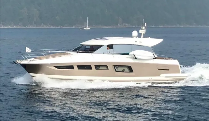 Yes Yacht Photos Pics 2016 Prestige 500 S yacht cruising on open water.
