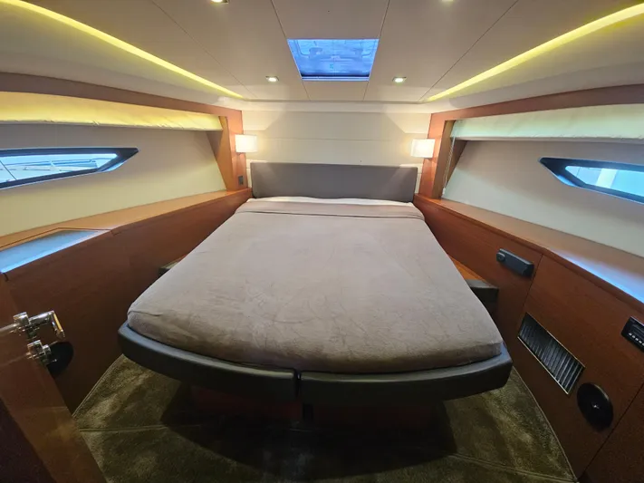 Yes Yacht Photos Pics Luxurious cabin interior of a 2016 Prestige 500 S yacht with modern design.