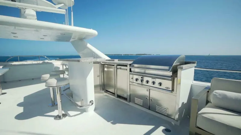 At Last Yacht Photos Pics 1990-Heesen-Yachts-145