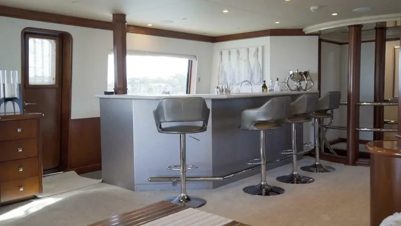 At Last Yacht Photos Pics 1990-Heesen-Yachts-145