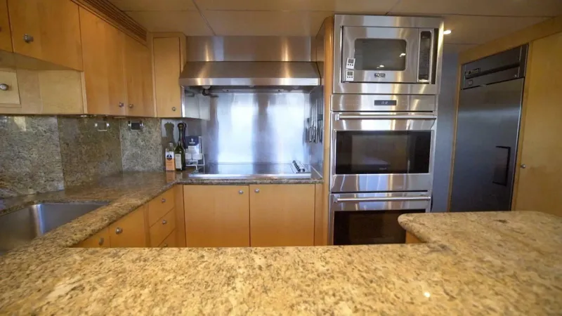 At Last Yacht Photos Pics 1990-Heesen-Yachts-145